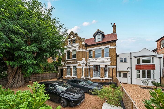 1 Bedroom Flat To Rent In Earlsfield Road, London, SW18