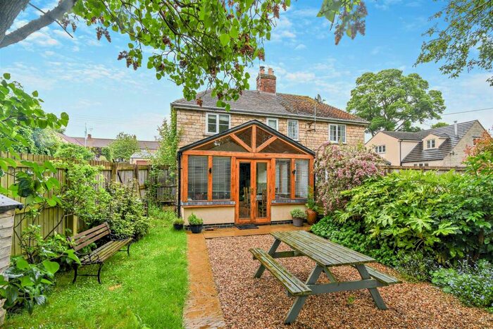 2 Bedroom Cottage For Sale In Pond Lane, Greetham, Rutland, LE15