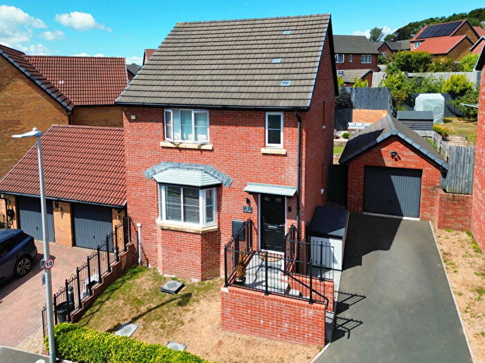 3 Bedroom Detached House For Sale In Awel Y Mor, Sketty, Swansea, SA2