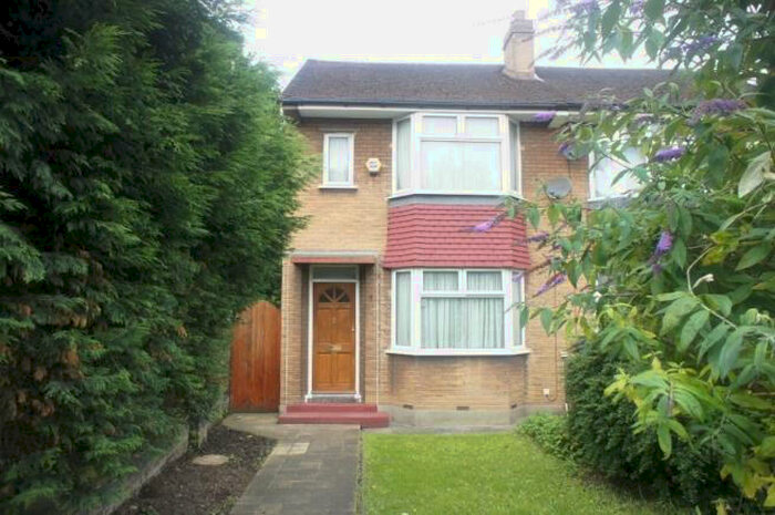 2 Bedroom Semi-Detached House To Rent In Brockley Rise, London, SE23