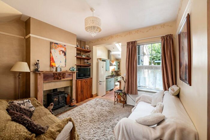 3 Bedroom Terraced House For Sale In London Road, Reigate, RH2