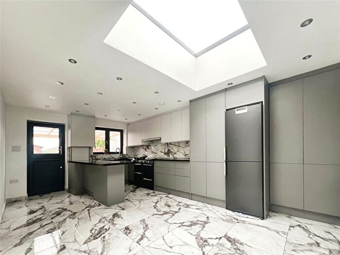 3 Bedroom End Of Terrace House To Rent In Pioneer Way, Watford, Hertfordshire, WD18