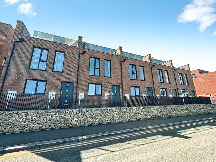 3 Bedroom Terraced House For Sale In Crest Way, Blyth, NE24