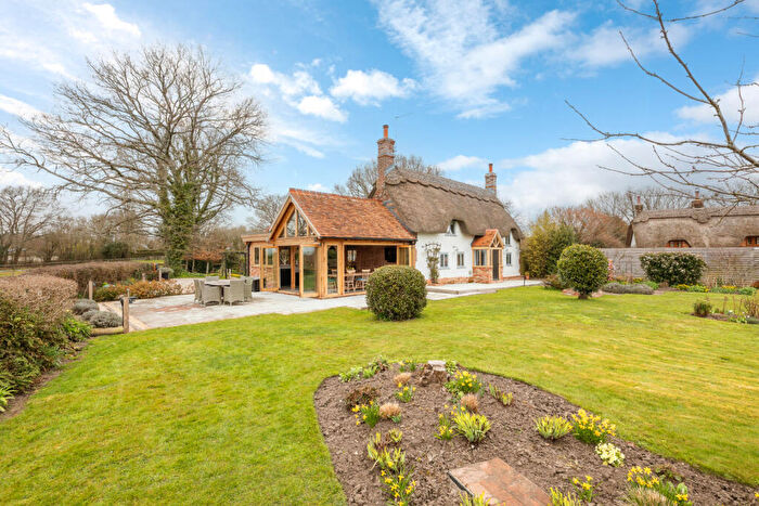 2 Bedroom Detached House For Sale In Broomhill, Wimborne, Dorset, BH21