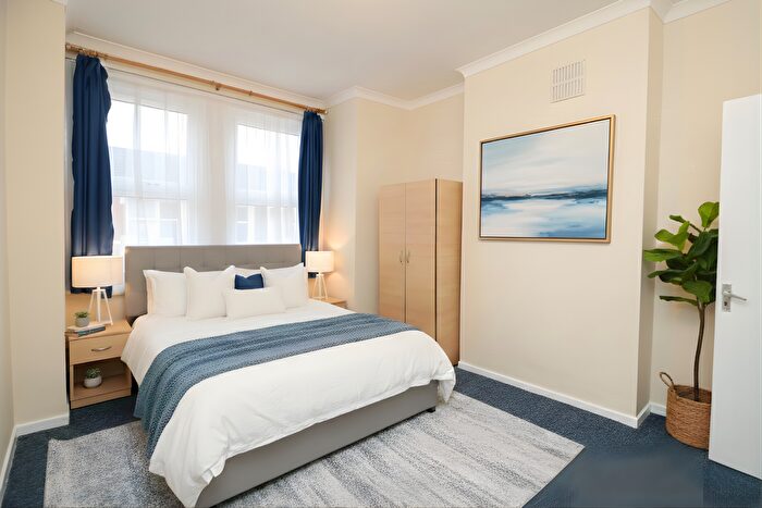 3 Bedroom Maisonette To Rent In Nutwell Street, London, SW17