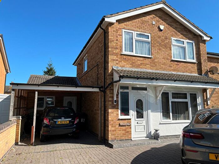 3 Bedroom Semi-Detached House For Sale In Coombe Rise, Oadby, Leicester, LE2