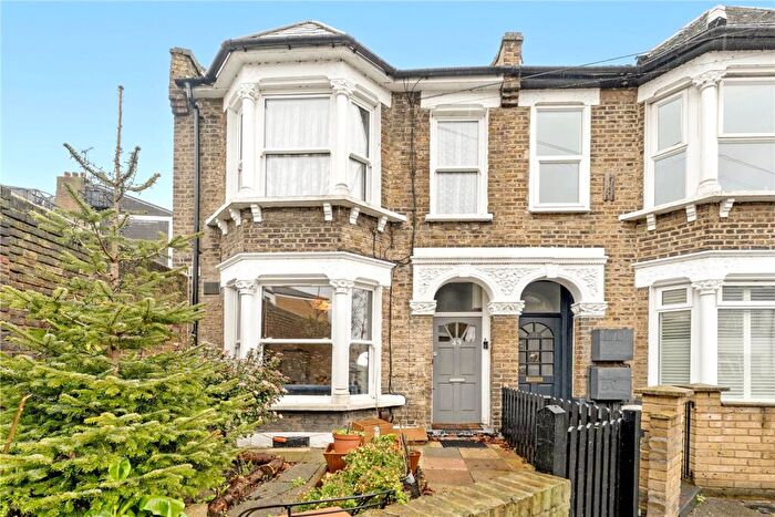 1 Bedroom Flat To Rent In Haroldstone Road, Walthamstow, E17