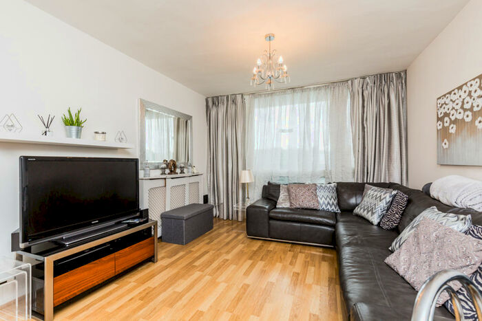 2 Bedroom Flat To Rent In Wilmount Street, Woolwich, SE18