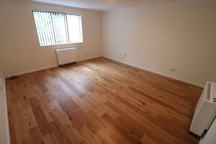 2 Bedroom Apartment To Rent In Waddington Court, HU5