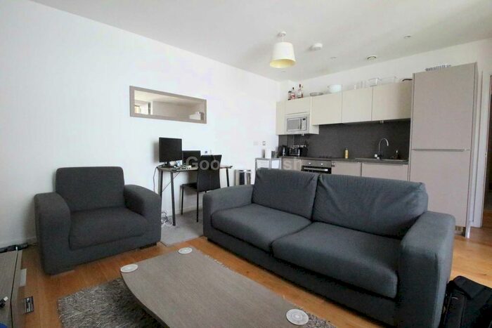 2 Bedroom Flat To Rent In High Street, Manchester, M4