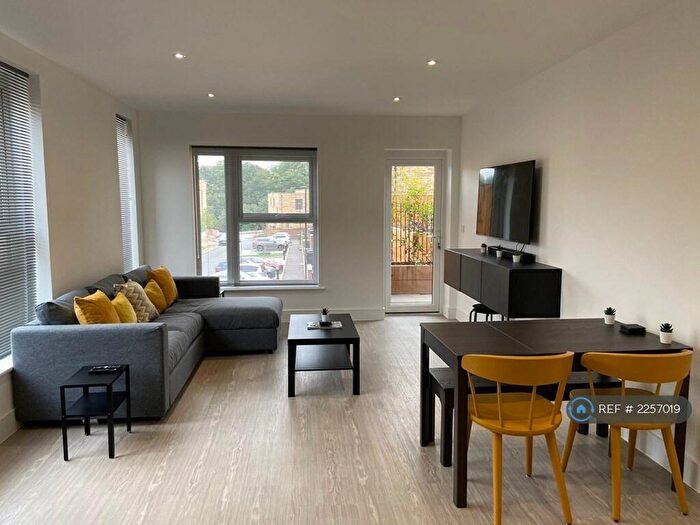 2 Bedroom Flat To Rent In Ballast Road, Erith, DA8