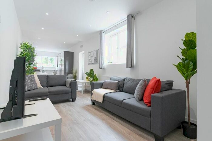 5 Bedroom Property To Rent In Eton Road, Southsea PO5