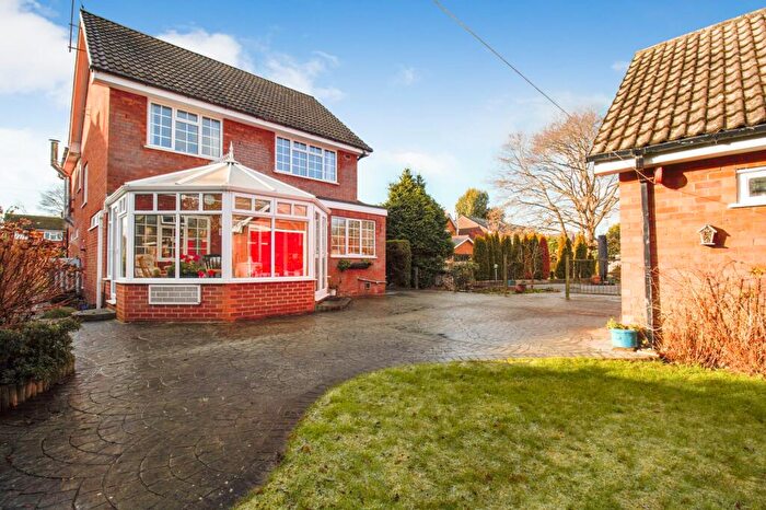 4 Bedroom Detached House For Sale In Kings Road, Fleet, GU51