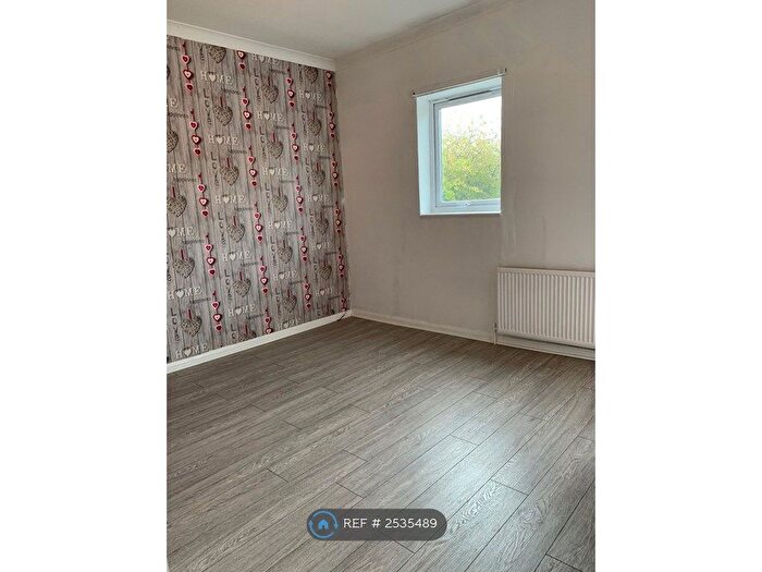 1 Bedroom Flat To Rent In Leads Road, Hull, HU7