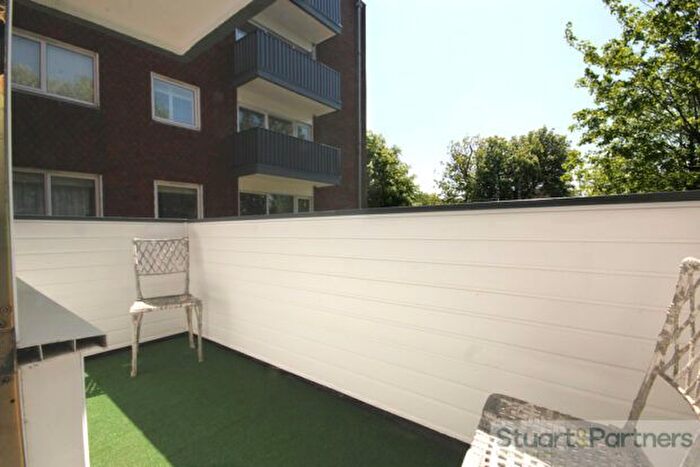 1 Bedroom Flat To Rent In Silverdale Road, Burgess Hill, RH15