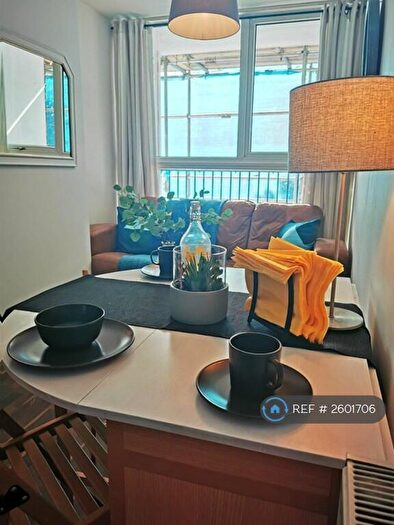 4 Bedroom Maisonette To Rent In Rowstock Gardens, London, N7