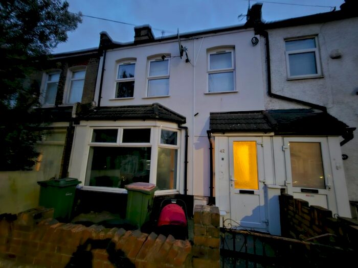 3 Bedroom Terraced House To Rent In Langton Avenue, London, E6