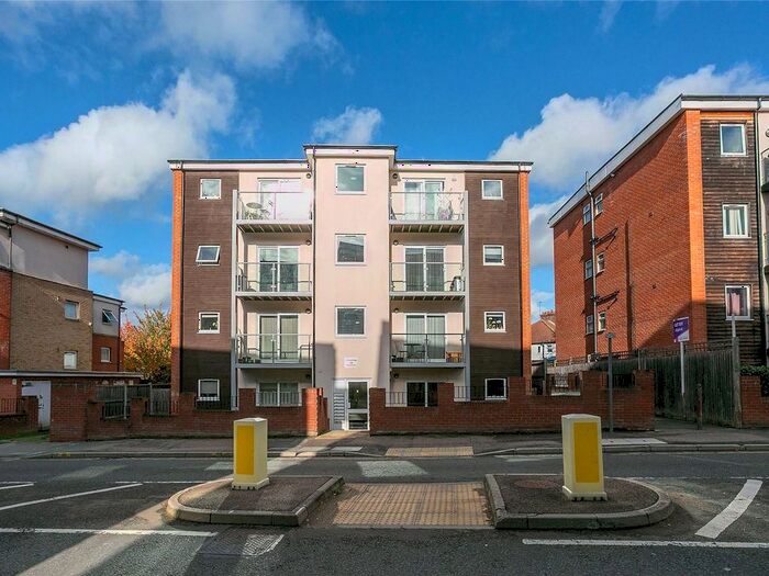 2 Bedroom Flat To Rent In Ascot Edge, Whippendell Road, Watford, WD18
