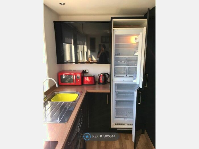 2 Bedroom Flat To Rent In Bank Street, Aberdeen, AB11