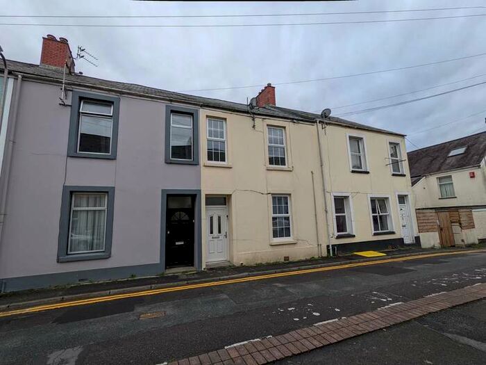 2 Bedroom Flat To Rent In Morley Street, Carmarthen, Carmarthenshire, SA31