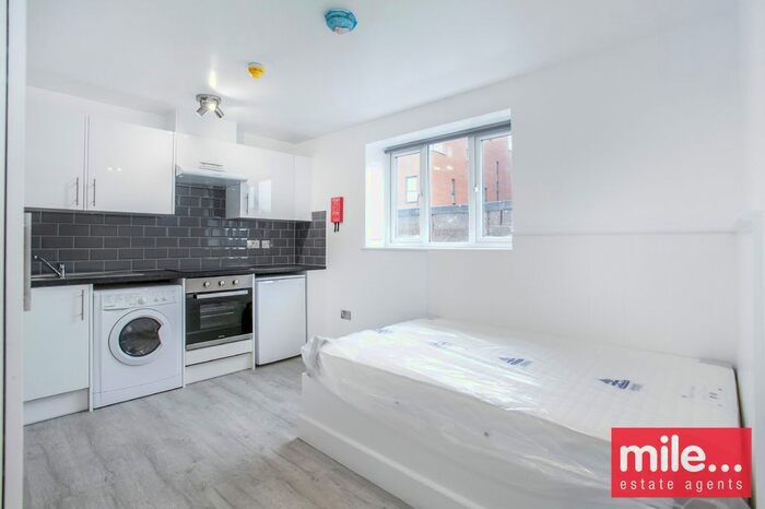 Studio To Rent In Sunnyside Terrace, London, NW9