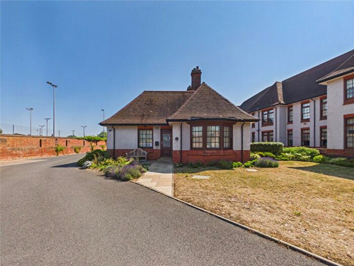 2 Bedroom Apartment For Sale In Undercliff Road East, Felixstowe, Suffolk, IP11