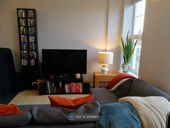 1 Bedroom Flat To Rent In Ewell Rd, Surbiton, KT6