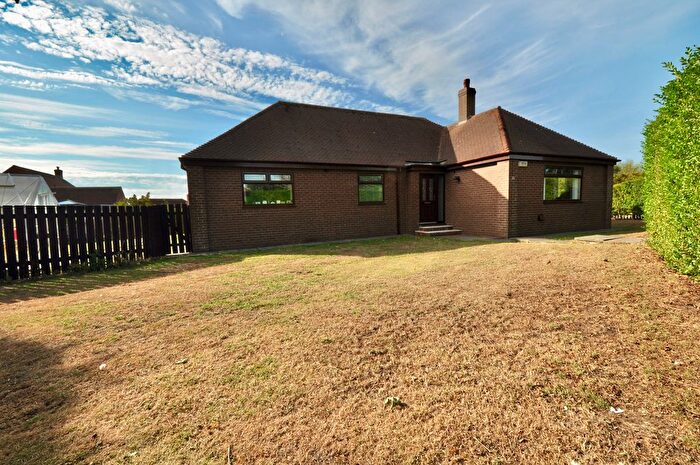 4 Bedroom Detached Bungalow For Sale In Holbeck Hill, Scarborough, YO11