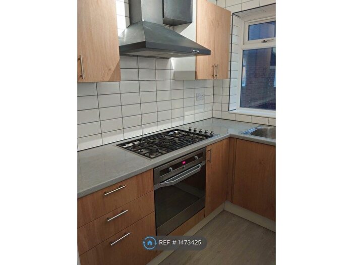 3 Bedroom Maisonette To Rent In Clare Road, Staines-Upon-Thames, TW19