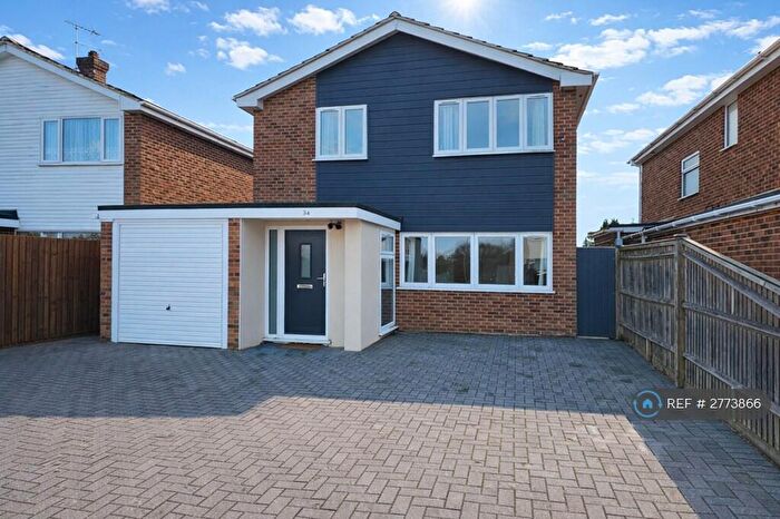 6 Bedroom Detached House To Rent In Hartsbourne Road, Reading, RG6