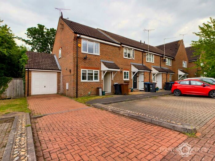 3 Bedroom End Of Terrace House To Rent In Salmon Close, Welwyn Garden City, AL7