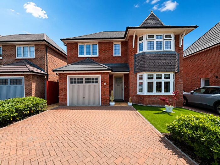 3 Bedroom Detached House For Sale In Goodwood Avenue, Parklands, Northampton, NN3