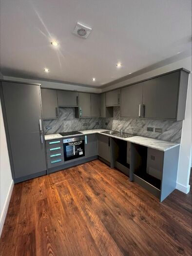 2 Bedroom Flat To Rent In Barrland Street, Pollokshields, Glasgow, G41