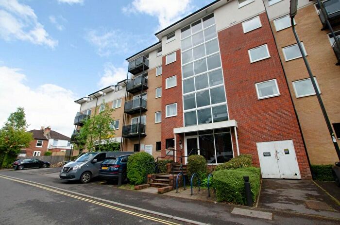 2 Bedroom Apartment To Rent In Seacole Gardens, Southampton, Hampshire, SO16