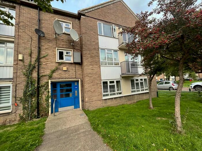 3 Bedroom Flat To Rent In Ordnance Road, Enfield, EN3