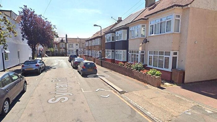 3 Bedroom Detached House To Rent In Sylvan Road, Walthamstow, London, United Kingdom, E17