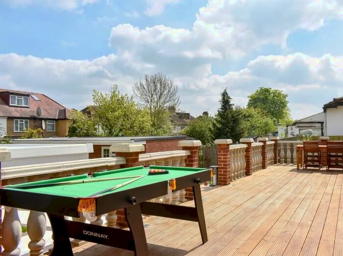 6 Bedroom Detached House To Rent In Green Lane, Edgware, HA8