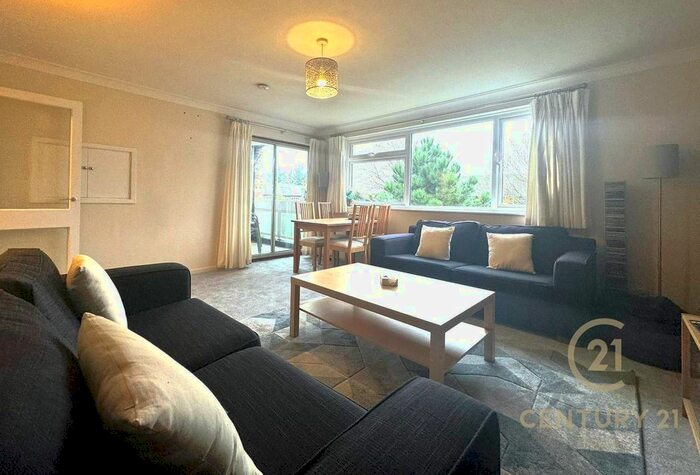 2 Bedroom Flat To Rent In Oak Hill Road, Surbiton, KT6