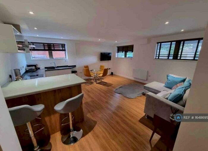 1 Bedroom Flat To Rent In The Avenue, Cliftonville, Northampton, NN1