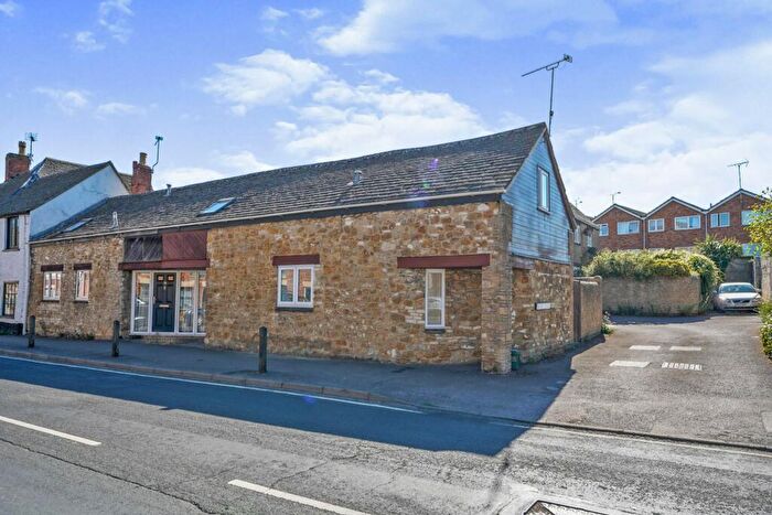 2 Bedroom Semi-Detached House To Rent In Nichol Court, Faringdon, SN7