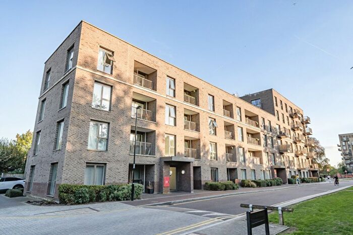 2 Bedroom Flat For Sale In Adenmore Road, Catford, London, SE6