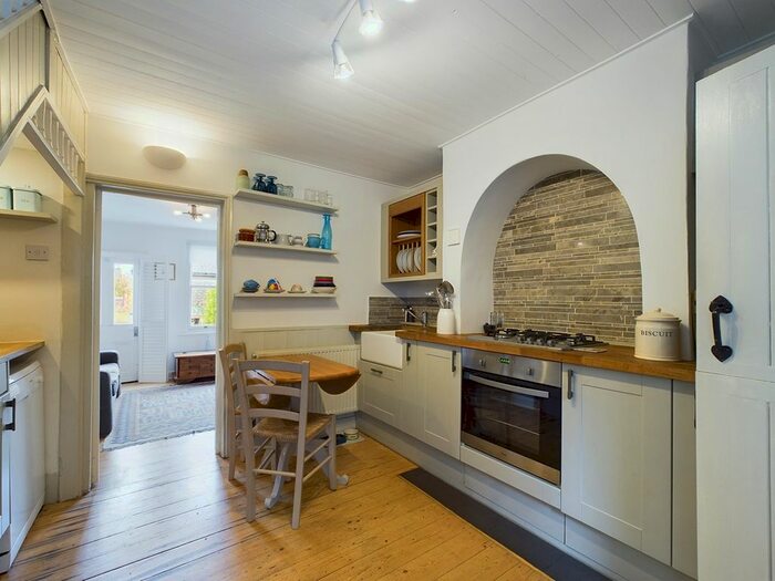 2 Bedroom Semi-Detached House For Sale In Storehouse Lane, Hitchin, SG4