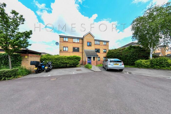 1 Bedroom Flat For Sale In Draycott Close, Cricklewood, NW2