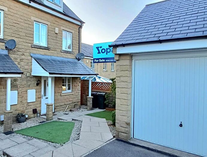 3 Bedroom Semi-Detached House For Sale In Birkshead Drive, Bradford, BD15