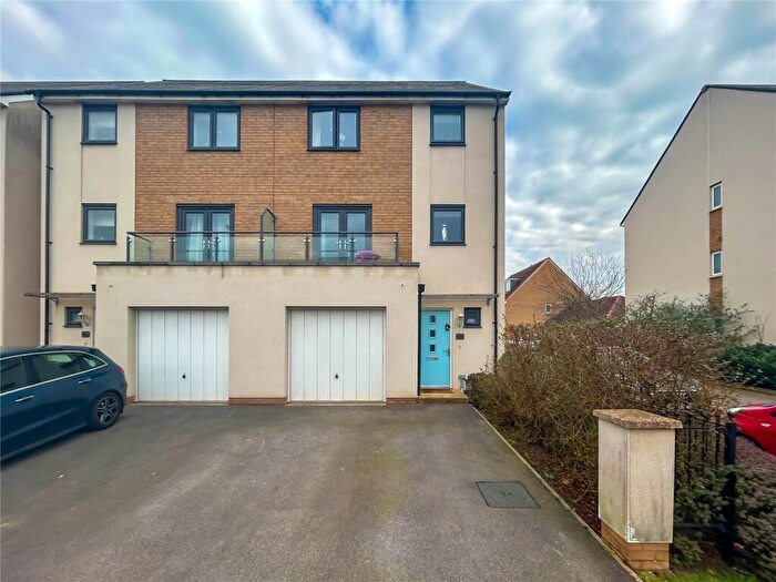 4 Bedroom Semi-Detached House To Rent In Willowherb Road, Lyde Green, Bristol, BS16