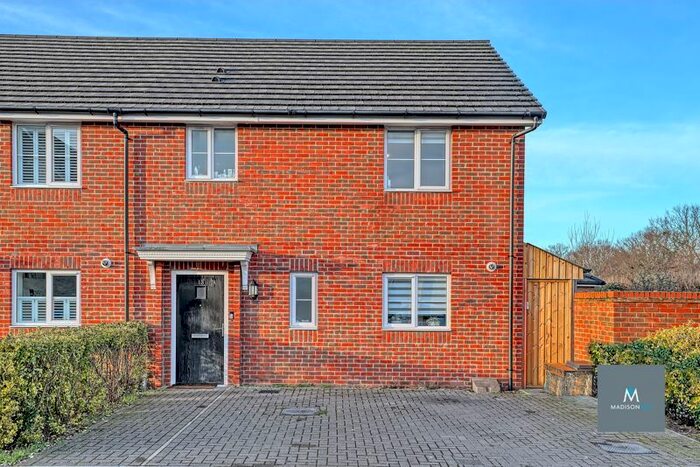 3 Bedroom Semi-Detached House To Rent In Ash Road, Chigwell, IG7