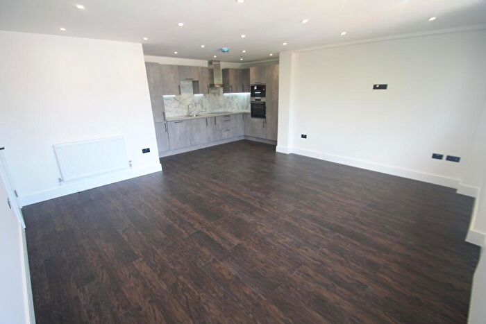 2 Bedroom Flat To Rent In Rothesay Road, Luton, LU1