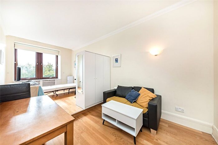 1 Bedroom Flat To Rent In Whitehouse Apartments, Belvedere Road, London, SE1