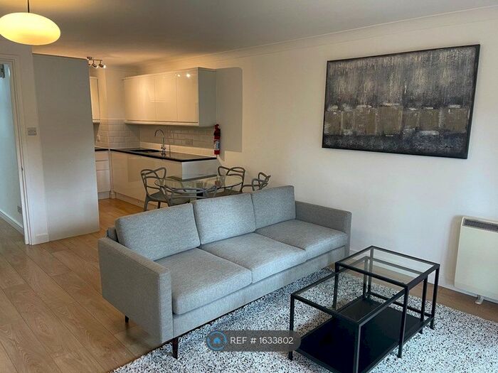 Studio To Rent In George Leybourne House, London, E1