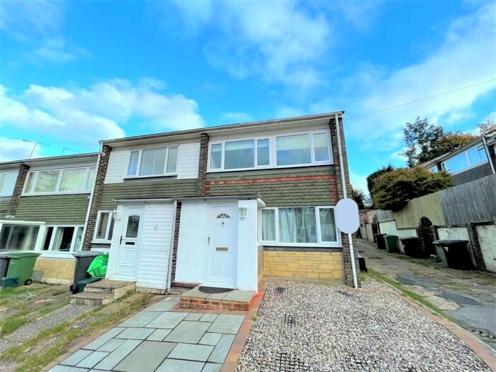 2 Bedroom End Of Terrace House To Rent In Newbury, Berkshire, RG14